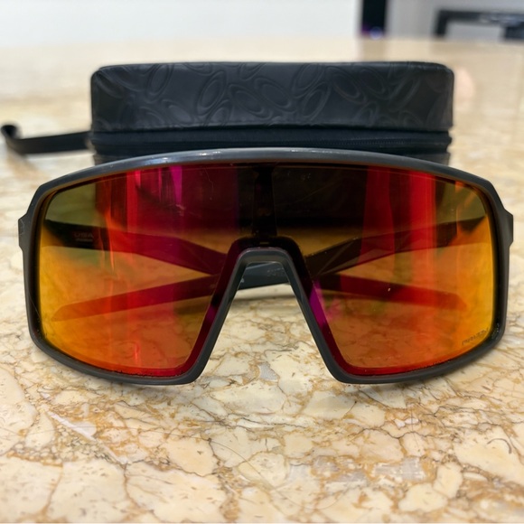 OAKLEY SUTRO Prizm Field Lenses Matte Black Frame LIKE NEW - Picture 1 of 14